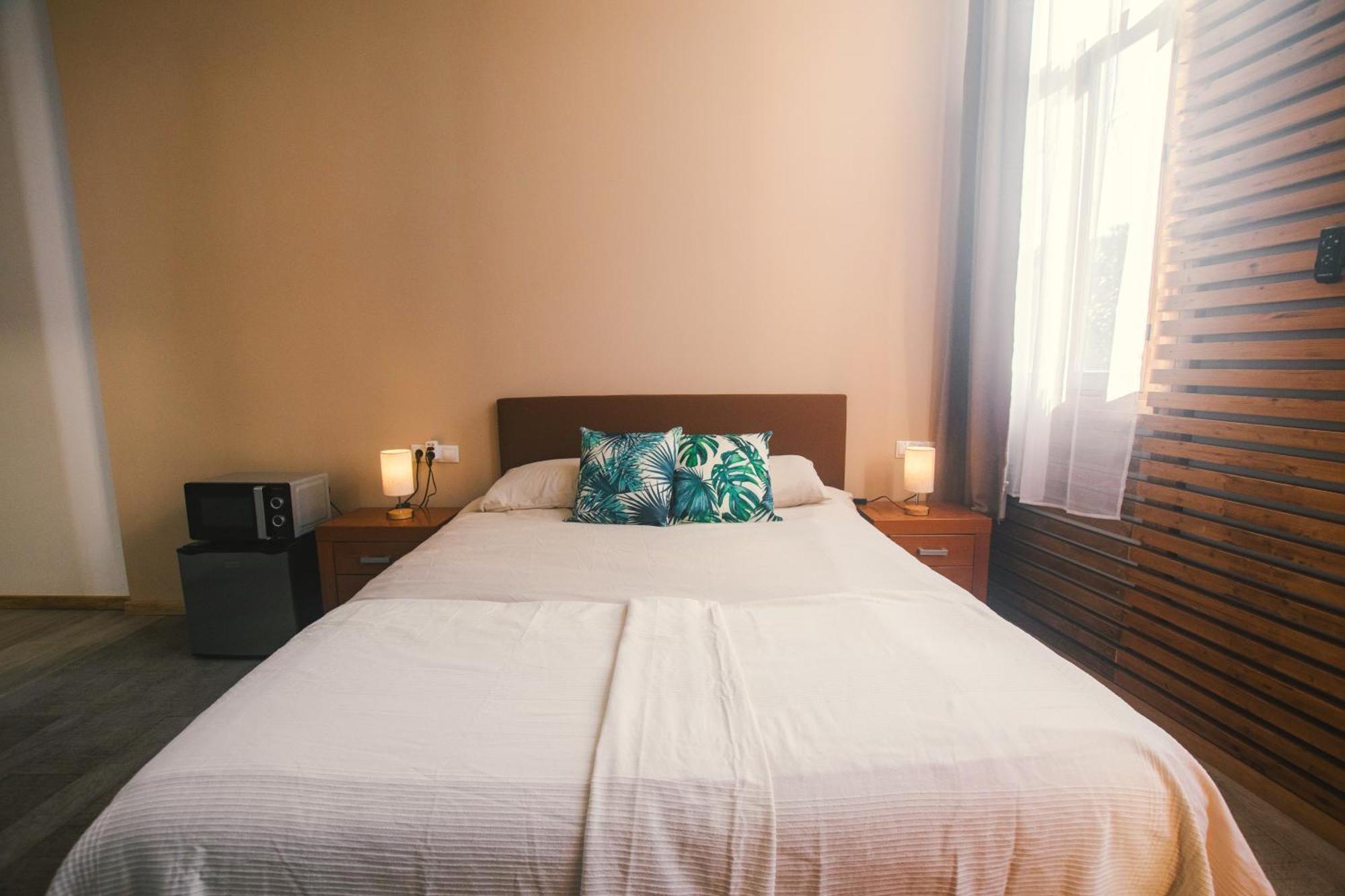 Banana Beach Patacona Rooms Альборая Екстер'єр фото